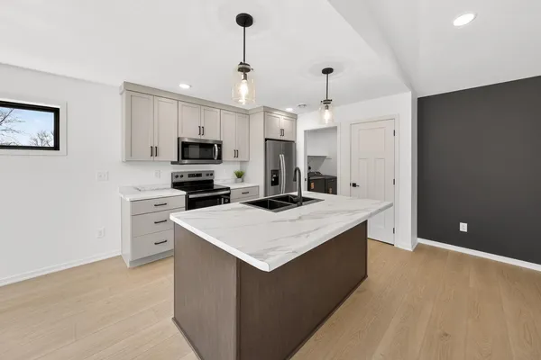 $399,000 | 1420 Sunrise Drive Southeast, Rochester, MN 55904