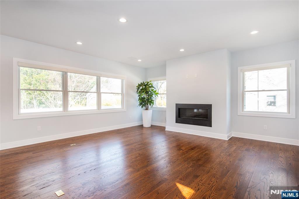 8 Broad Street Demarest, NJ 07627 - Photo 11 of 50