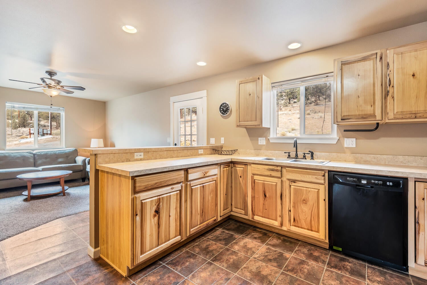 19250 Dayton Road Bend, OR 97703 - Photo 13 of 49 OReilly_20211103_13_141879_72ppi