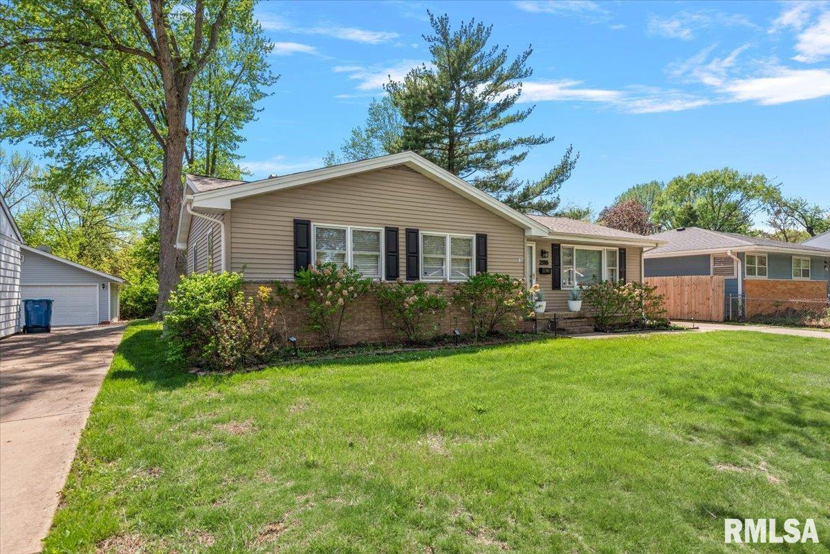 2118 West Lawrence Avenue Springfield, IL 62704 - Photo 3 of 34