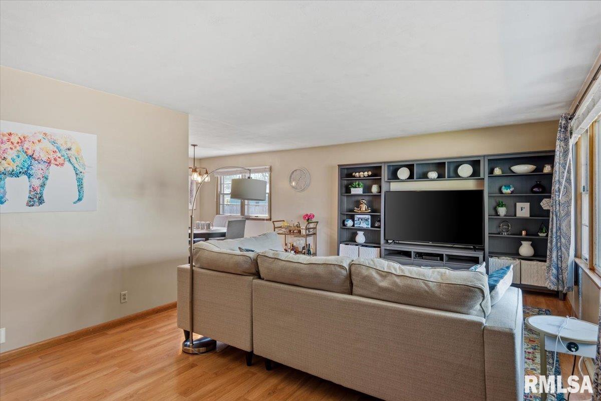 2118 West Lawrence Avenue Springfield, IL 62704 - Photo 4 of 34