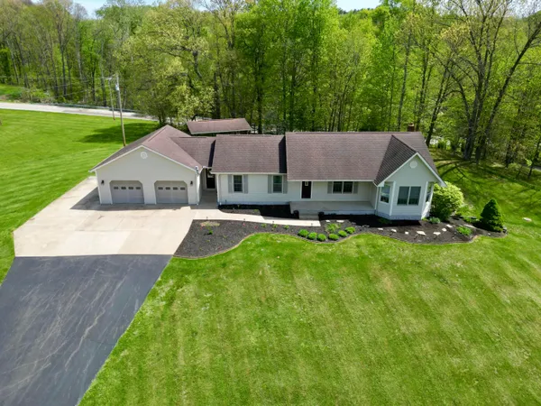 $400,000 | 8600 Honeysuckle Drive, Dresden, OH 43821