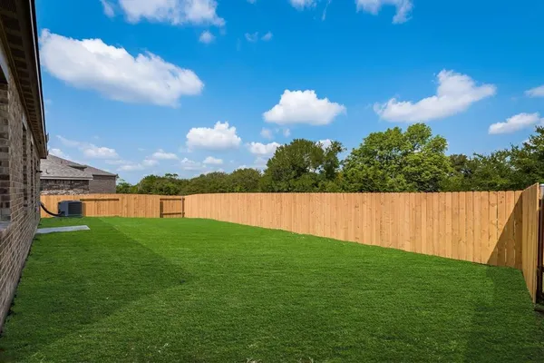 $1,900 | 304 Wandering Stream Way, Princeton, TX 75407