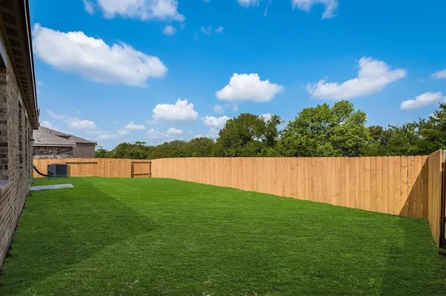 $1,950 | 304 Wandering Stream Way, Princeton, TX 75407