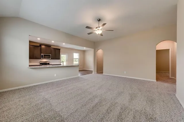 $1,950 | 304 Wandering Stream Way, Princeton, TX 75407