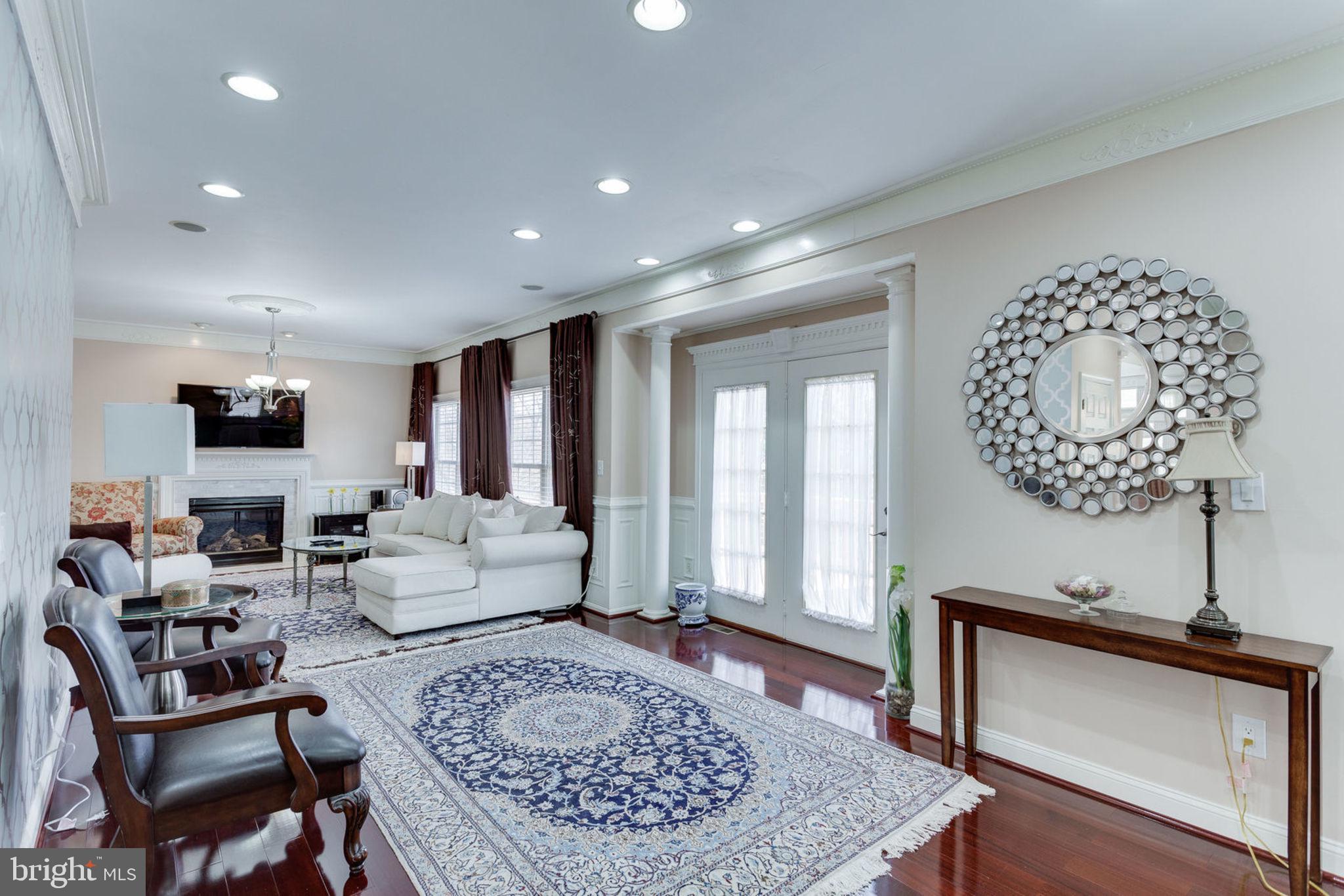 6093 Deer Ridge Trail Springfield, VA 22150 - Photo 11 of 57 Sitting and Family Room