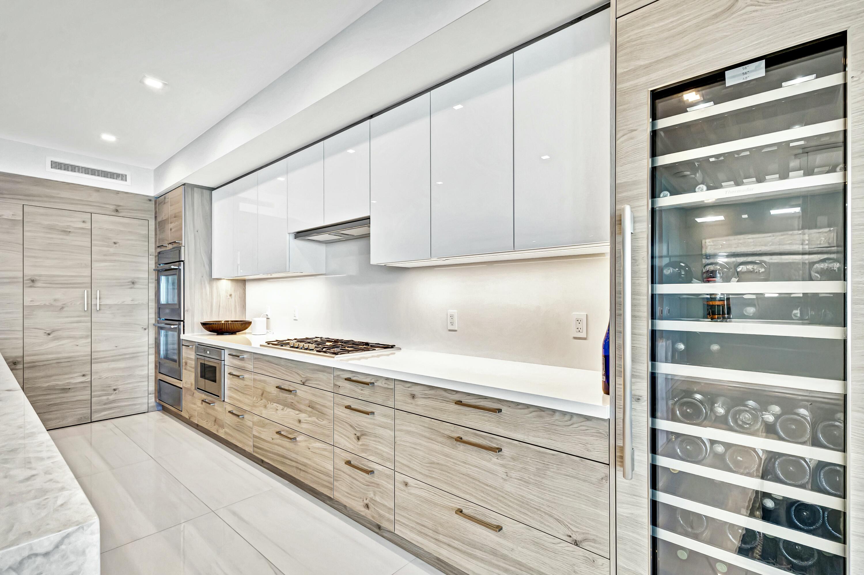 5000 North Ocean Drive, Unit 803 Riviera Beach, FL 33404 - Photo 6 of 62 Kitchen