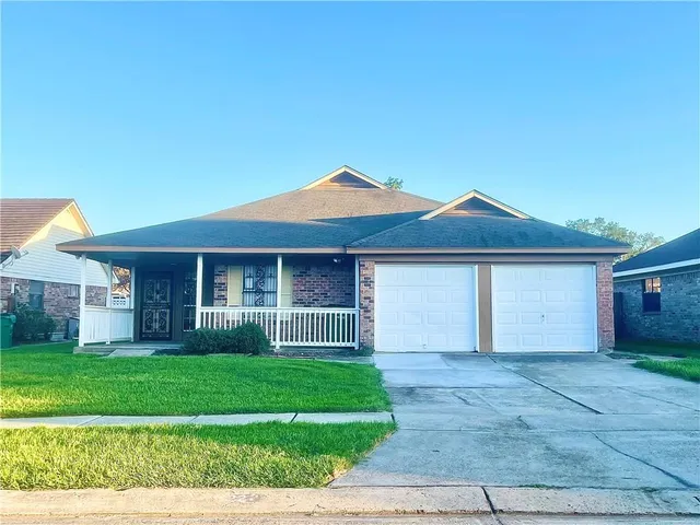 $234,900 | 2224 Snowbird Drive, Harvey, LA 70058