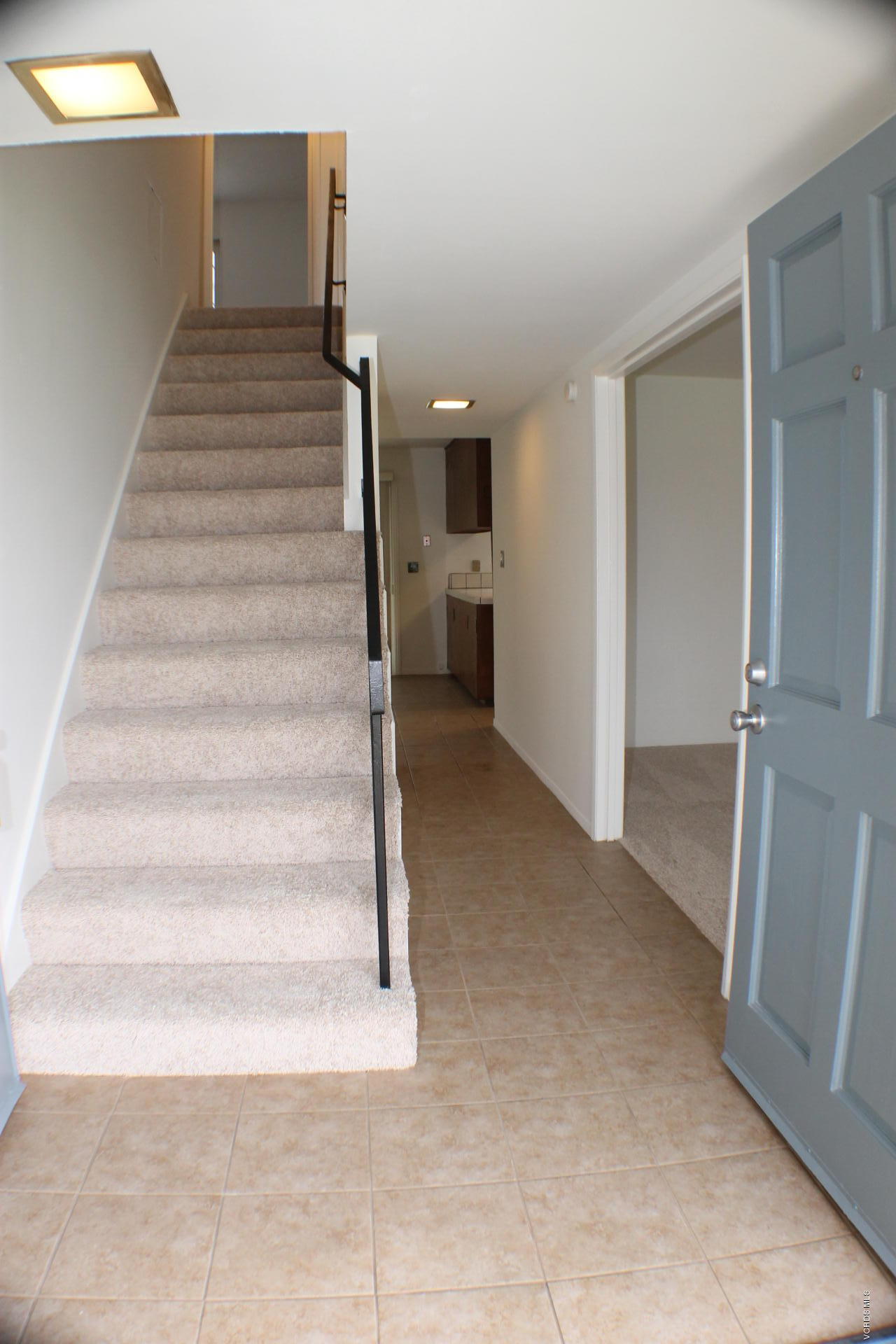2050 Finch Court Simi Valley, CA 93063 - Photo 2 of 28 IMG_0676