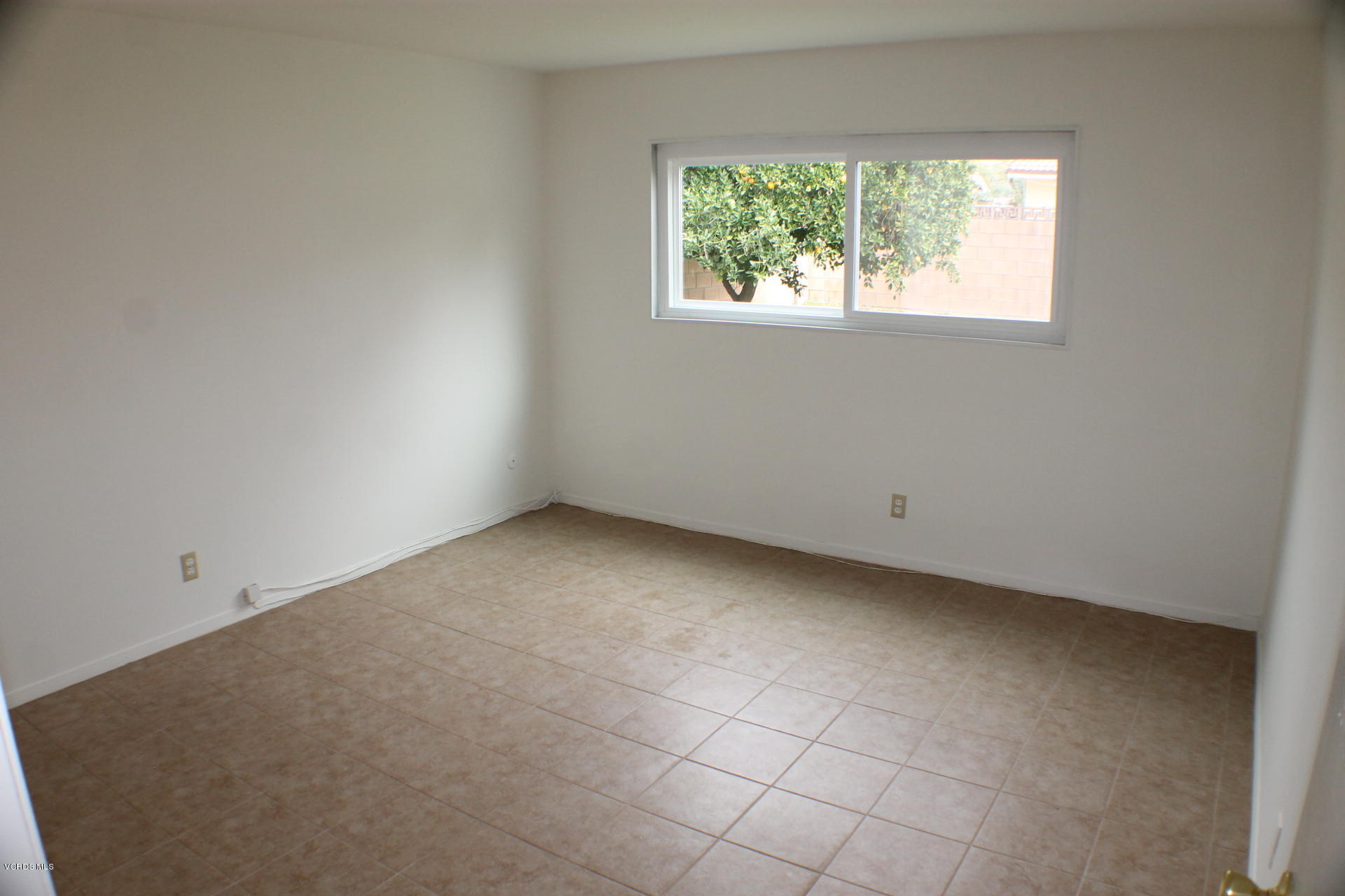 2050 Finch Court Simi Valley, CA 93063 - Photo 13 of 28 IMG_0689