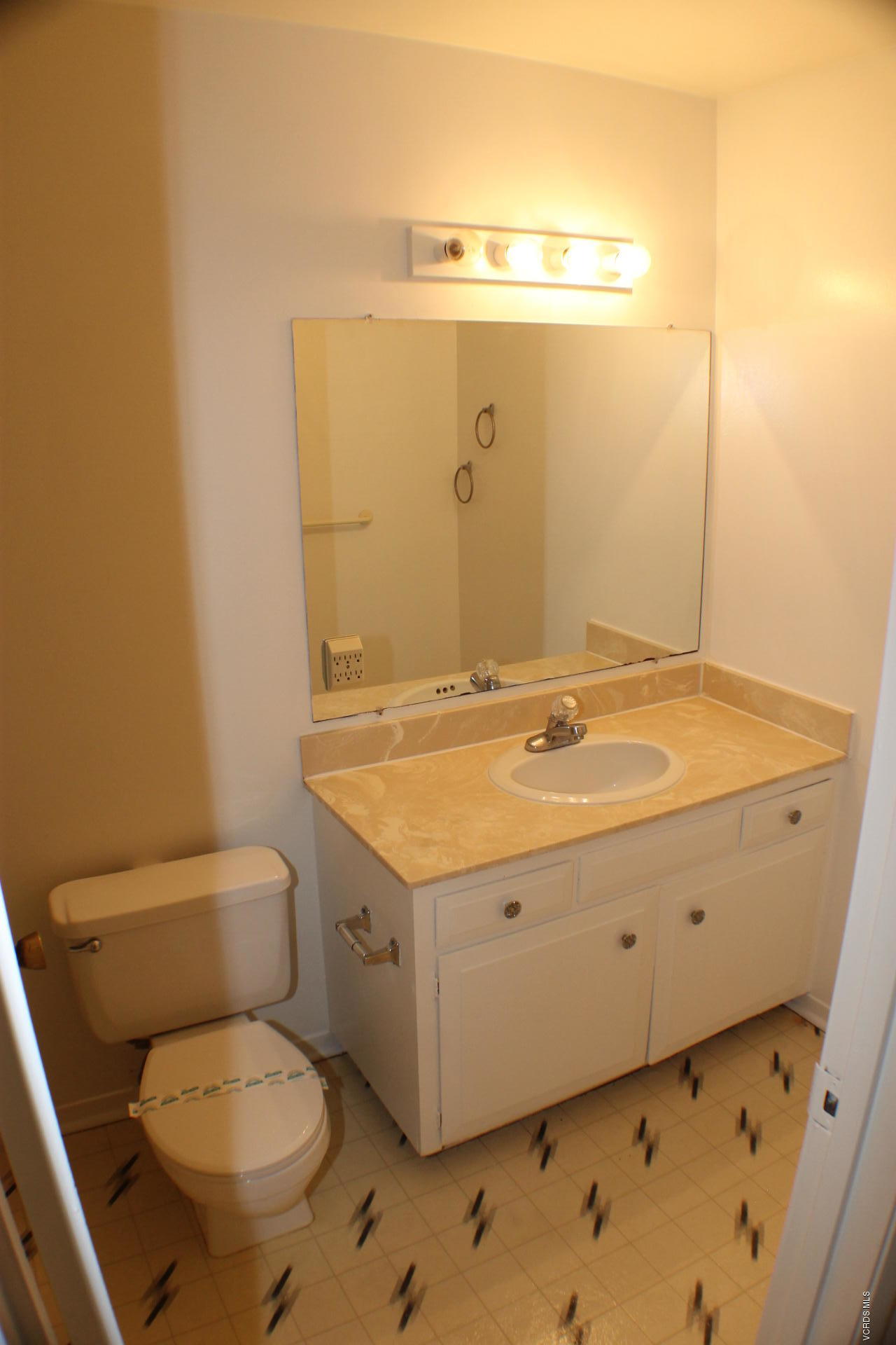 2050 Finch Court Simi Valley, CA 93063 - Photo 20 of 28 IMG_0697