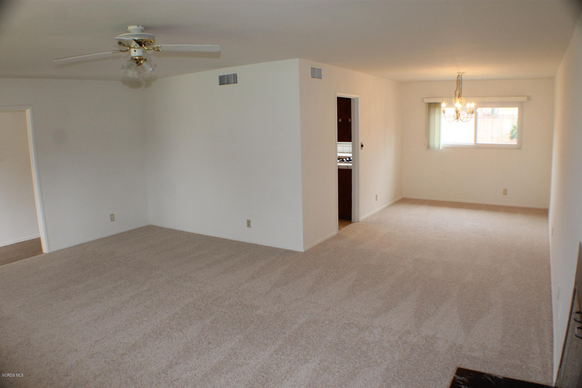 2050 Finch Court Simi Valley, CA 93063 - Photo 4 of 28 IMG_0678