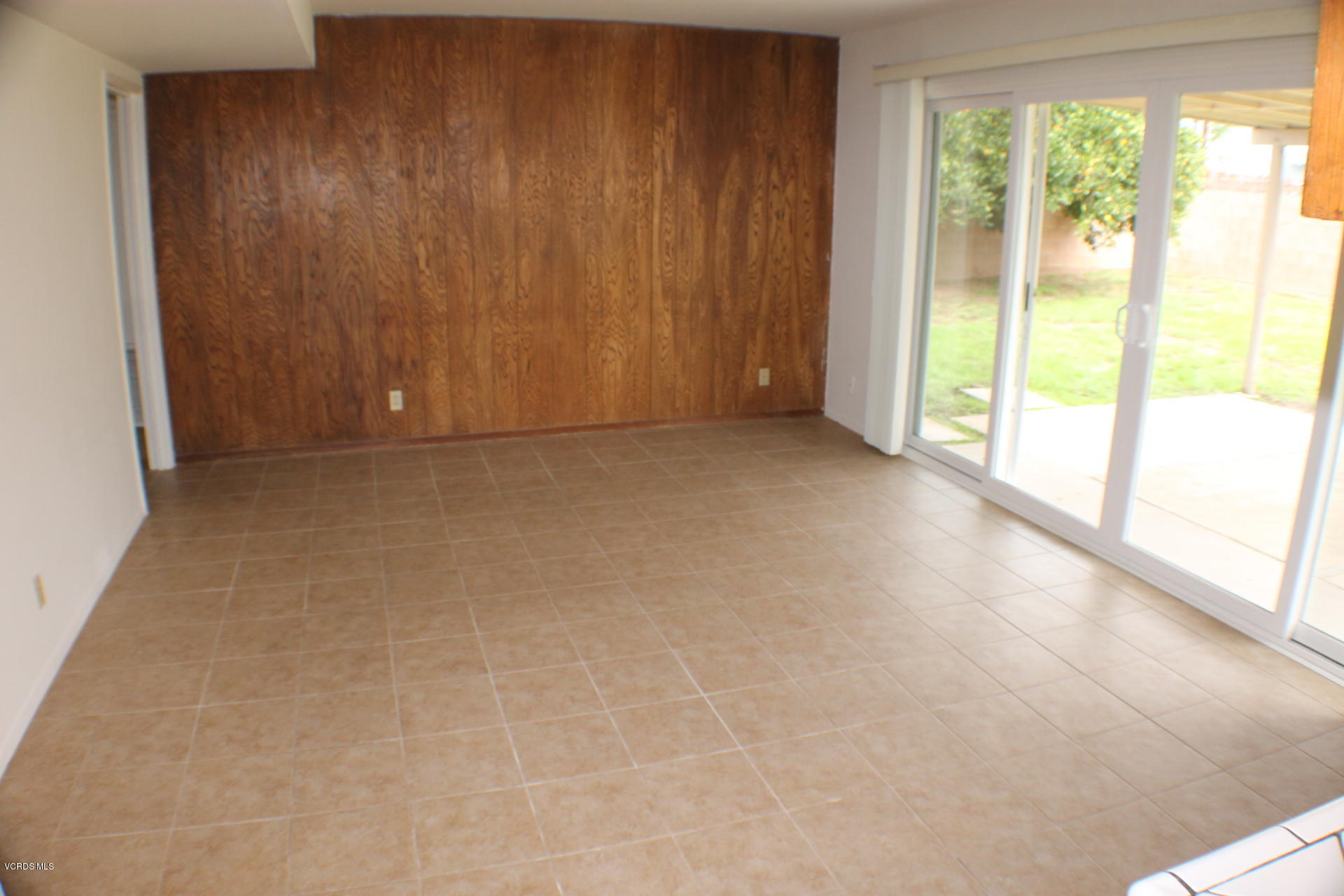2050 Finch Court Simi Valley, CA 93063 - Photo 6 of 28 IMG_0680