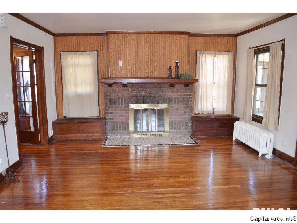 425 Broad Place Springfield, IL 62703 - Photo 2 of 32