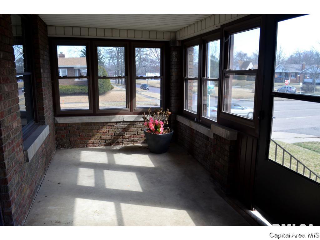 425 Broad Place Springfield, IL 62703 - Photo 8 of 32