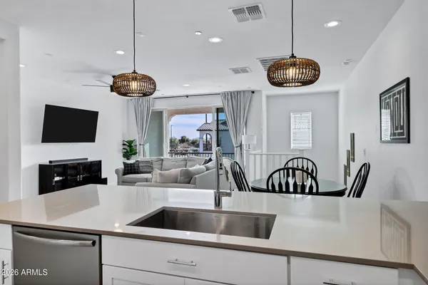 $399,000 | 4055 East Amoroso Drive, Gilbert, AZ 85296