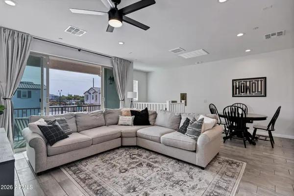 $399,000 | 4055 East Amoroso Drive, Gilbert, AZ 85296