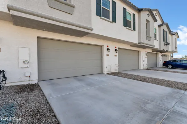 $399,000 | 4055 East Amoroso Drive, Gilbert, AZ 85296