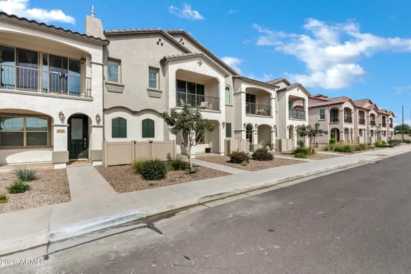$399,000 | 4055 East Amoroso Drive, Gilbert, AZ 85296