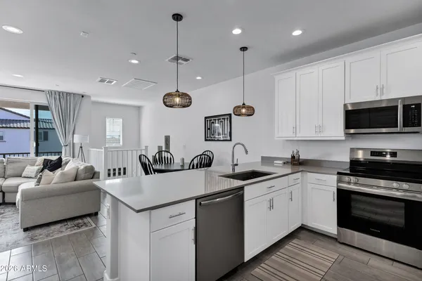 $399,000 | 4055 East Amoroso Drive, Gilbert, AZ 85296