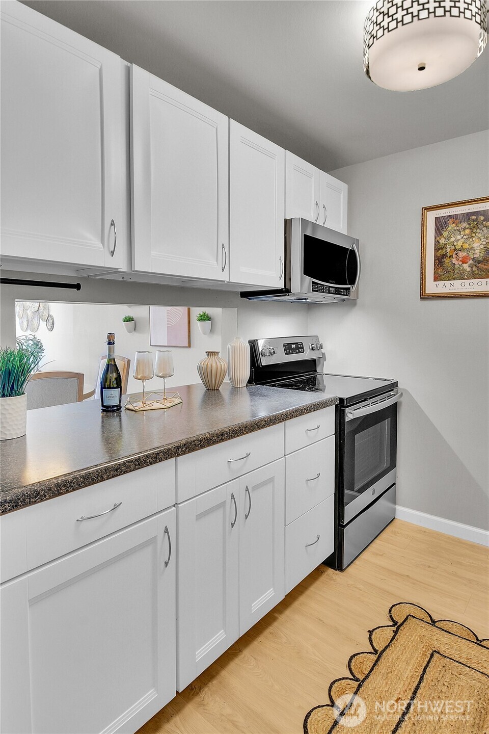 612 Prospect Street, Unit 204 Seattle, WA 98109 - Photo 10 of 18