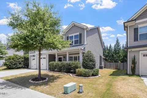 $550,000 | 2104 Temple Hills Way, Fuquay-Varina, NC 27526