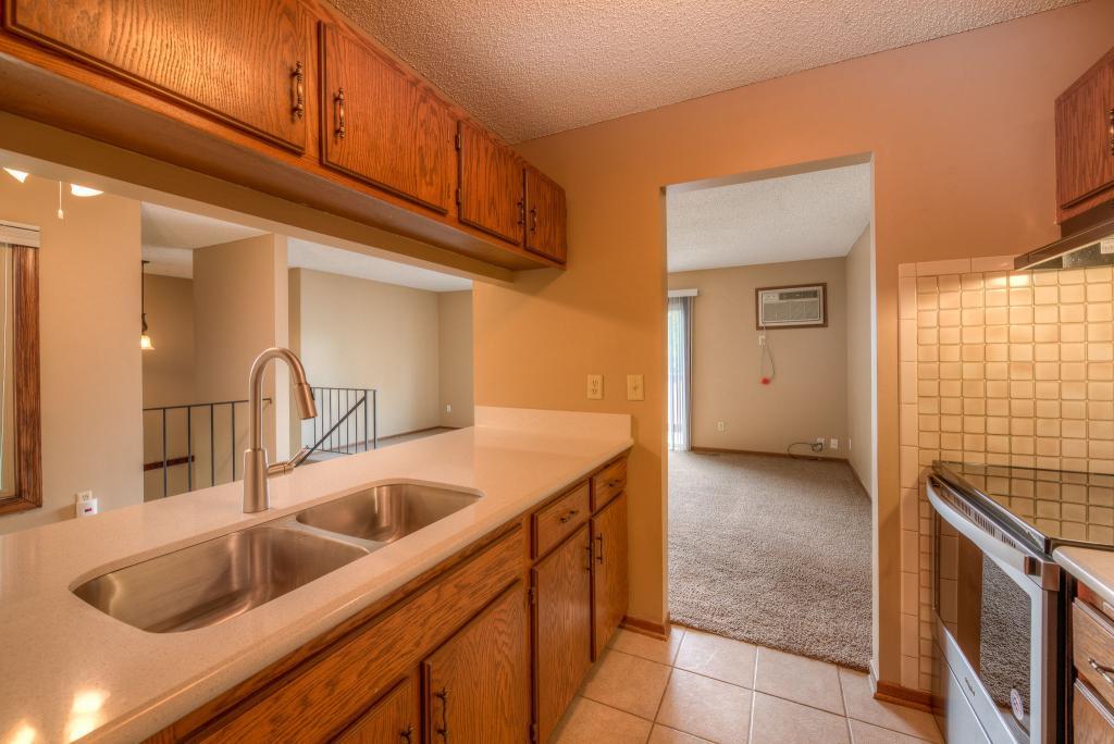 4480 Cinnamon Ridge Trail, Unit B Eagan, MN 55122 - Photo 6 of 13