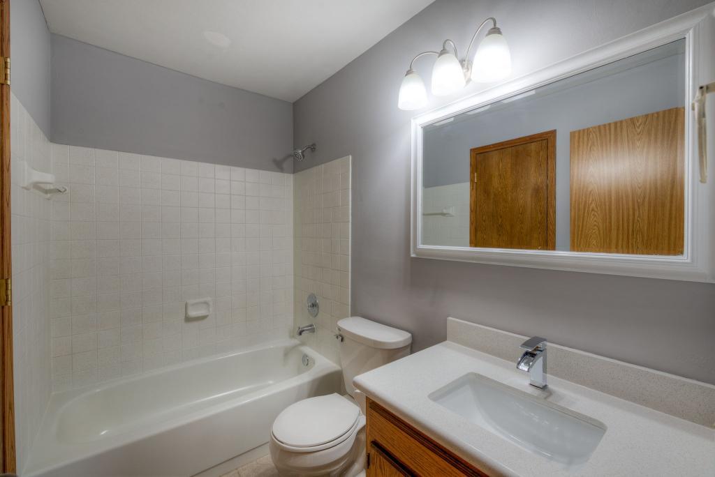 4480 Cinnamon Ridge Trail, Unit B Eagan, MN 55122 - Photo 9 of 13