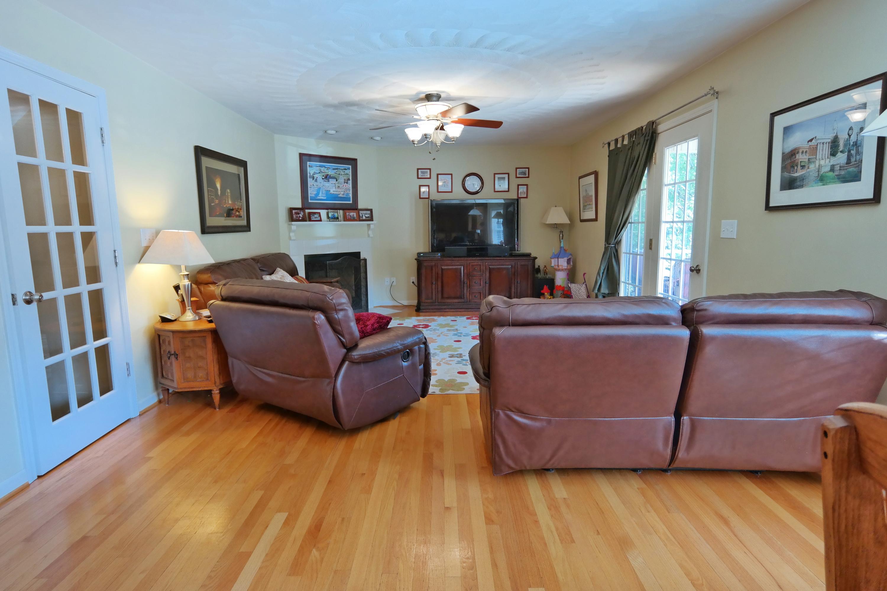 153 Eagle Ridge Roanoke, VA 24012 - Photo 4 of 40 snapseed-01
