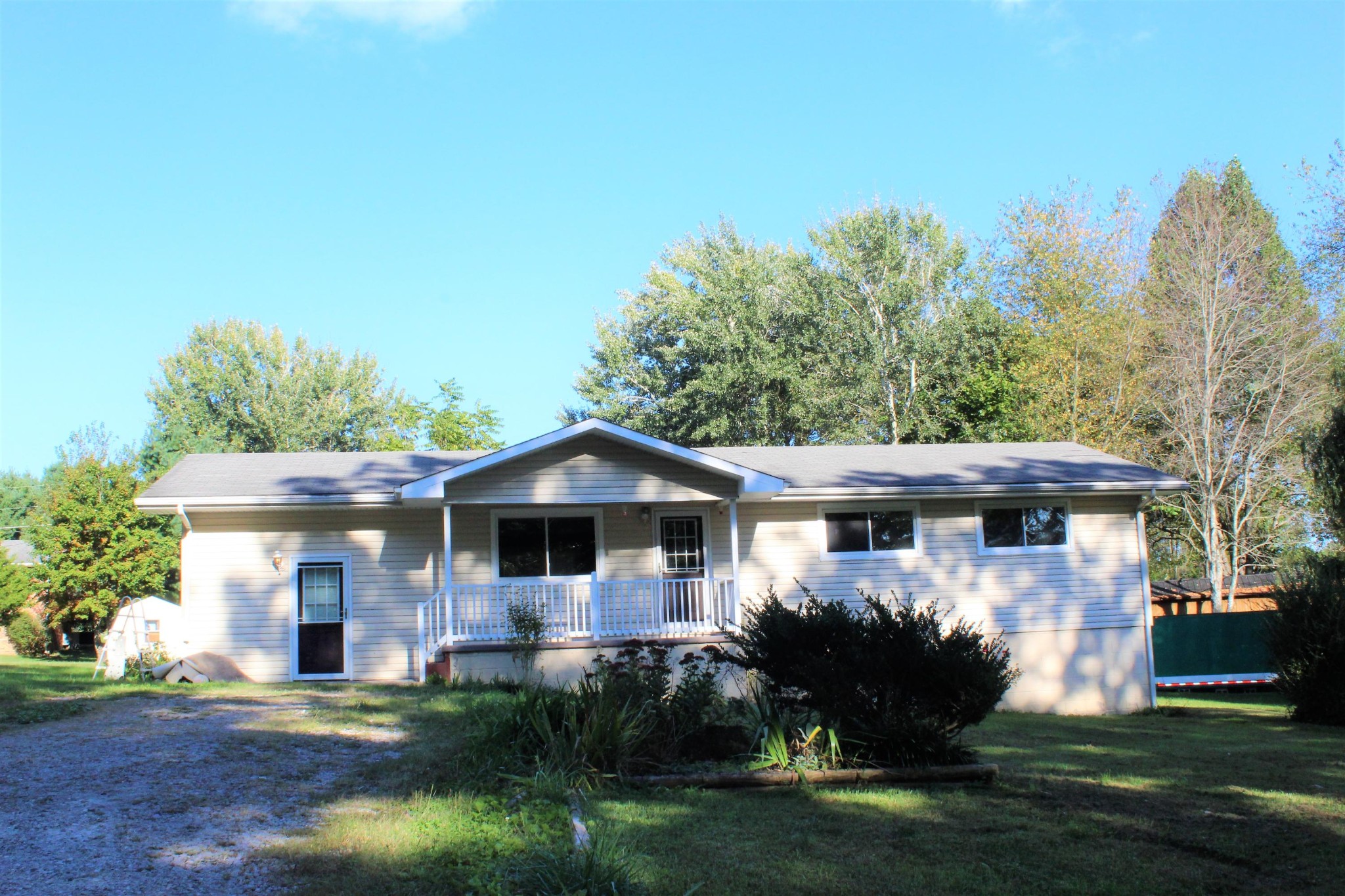 1114 Hamilton Field Road Jamestown, TN 38556 - Photo 2 of 28 Gallery Image 2
