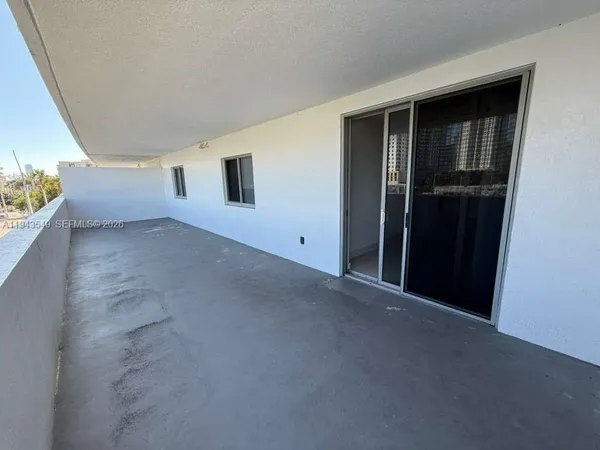 $2,600 | 36 Northwest 6th Avenue, Unit 408, Miami, FL 33128