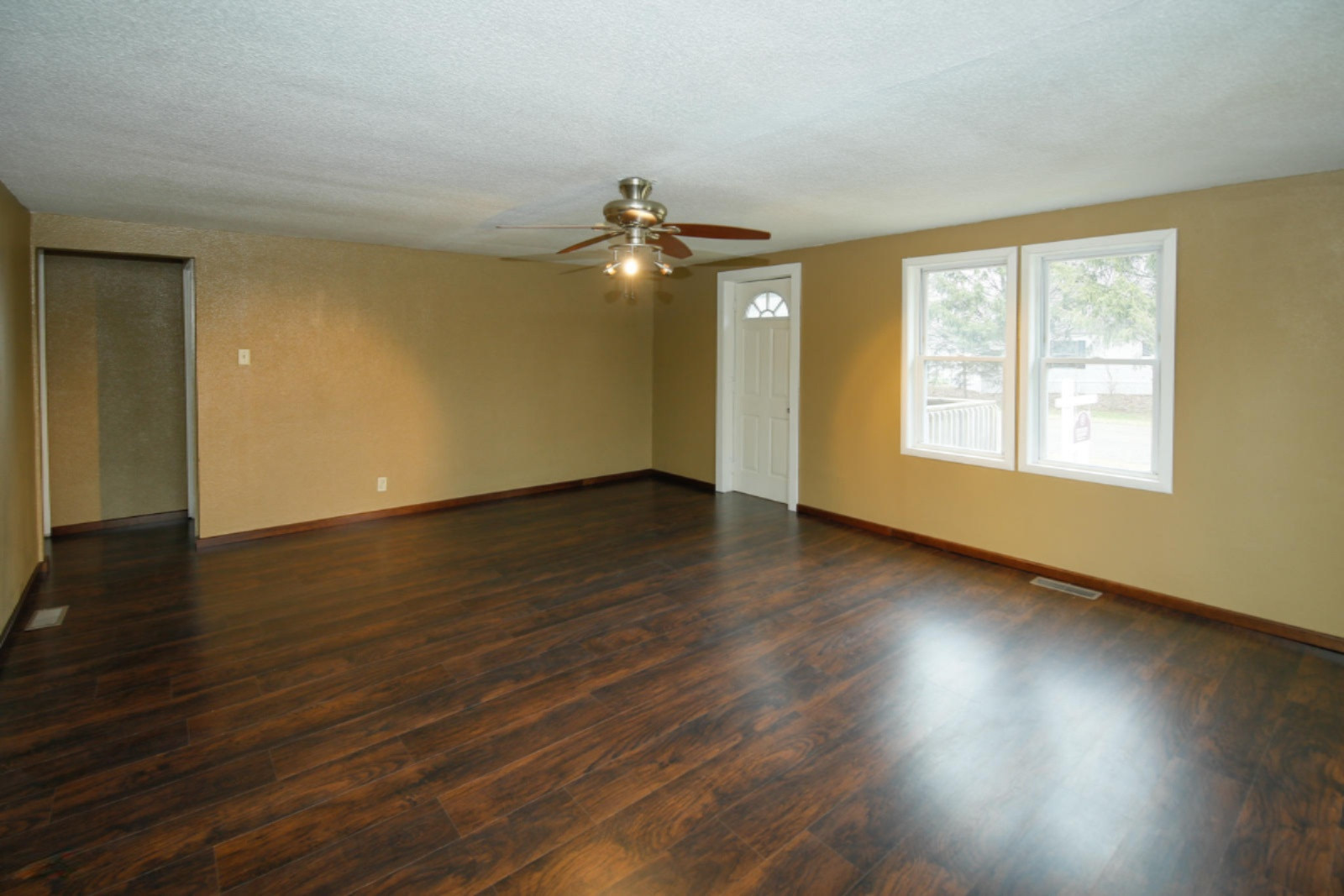 617 12th Street Three Rivers, MI 49093 - Photo 4 of 20 617 12th -104