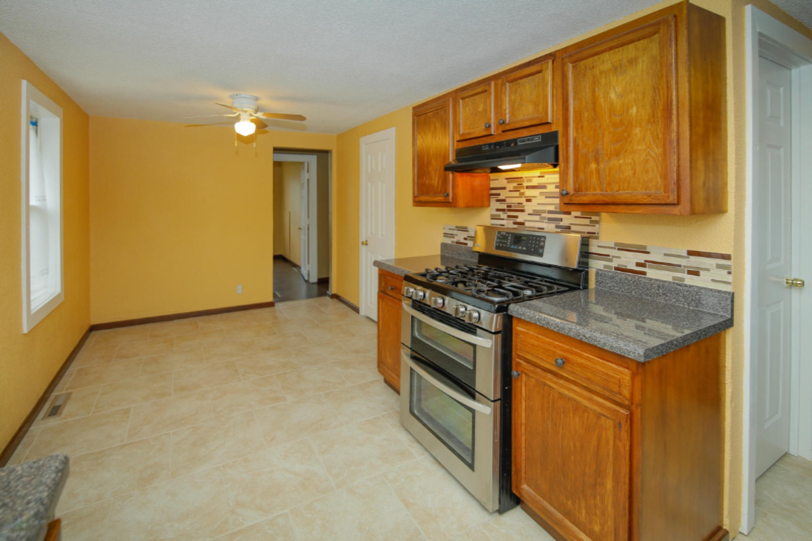 617 12th Street Three Rivers, MI 49093 - Photo 8 of 20 617 12th -108