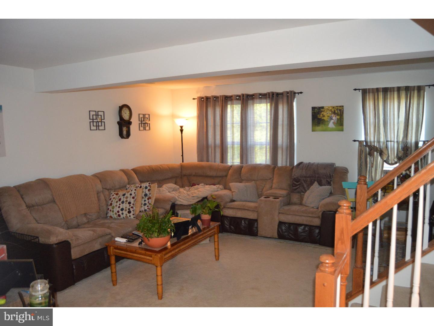 2406 Orchard View Road Reading, PA 19606 - Photo 14 of 20 Living Room