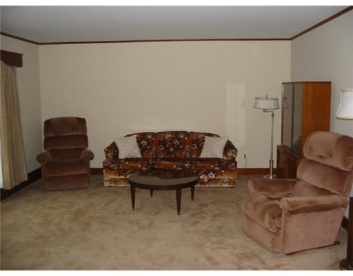 20 Merrill Street Waterville, ME 04901 - Photo 9 of 20 Living Room.