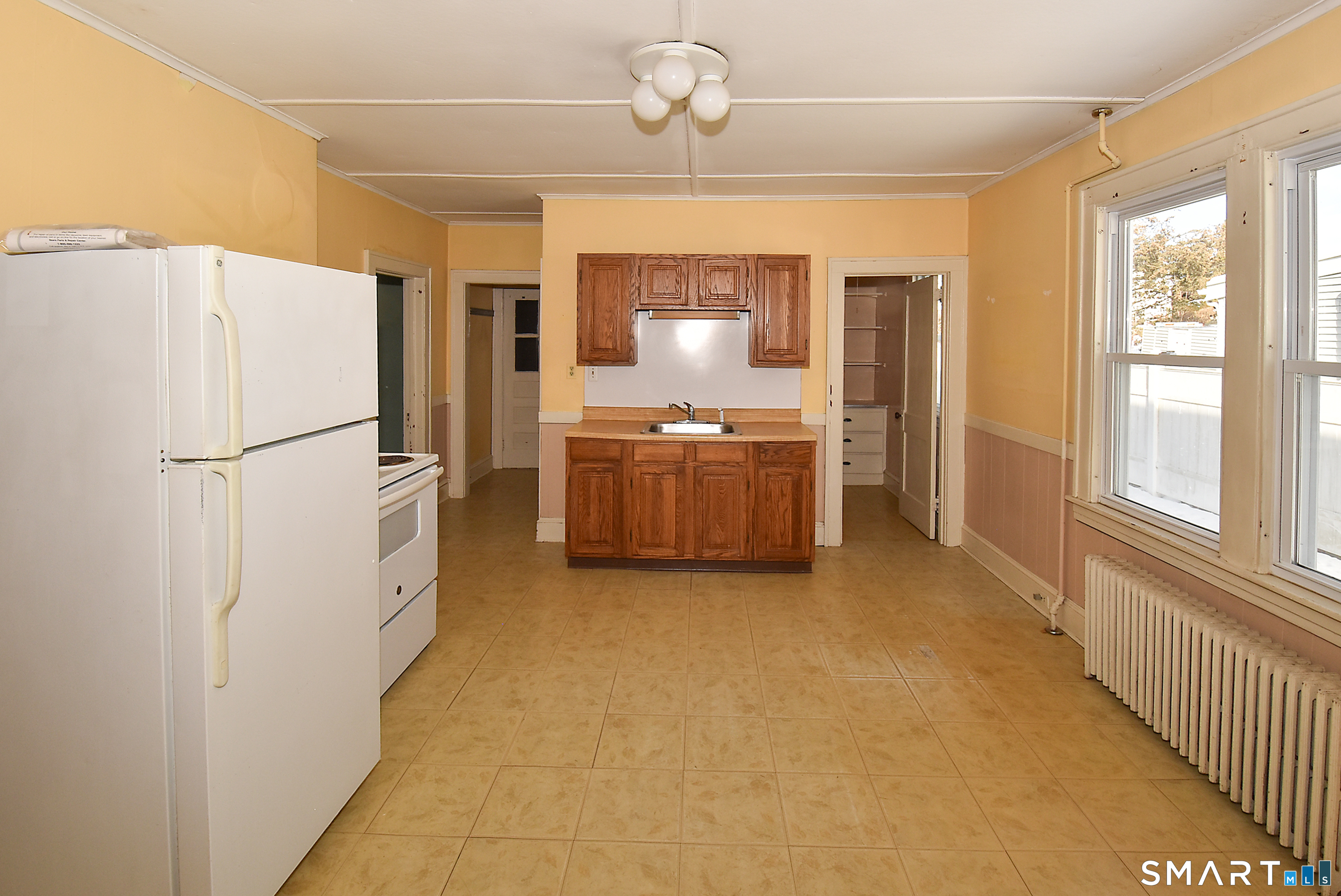 11 Anderson Street Manchester, CT 06040 - Photo 7 of 21