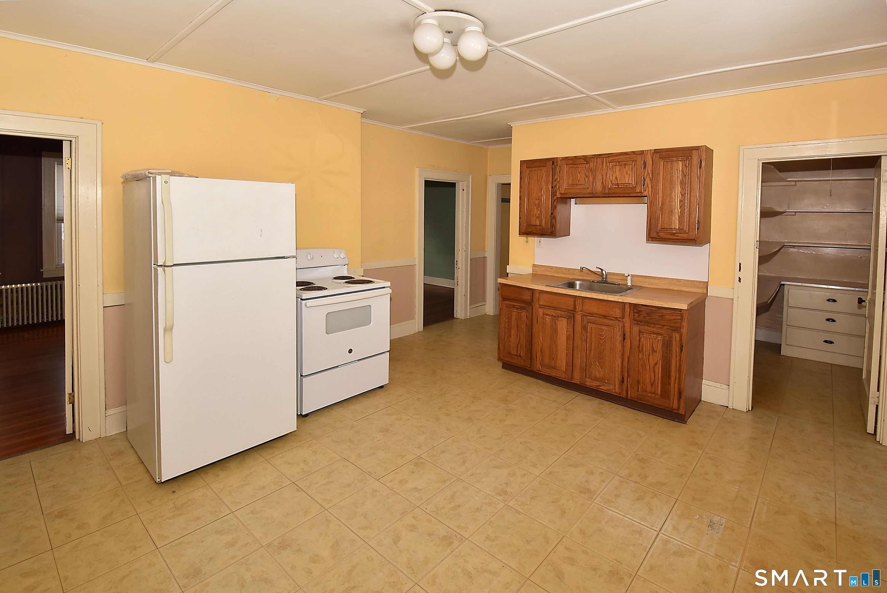 11 Anderson Street Manchester, CT 06040 - Photo 8 of 21