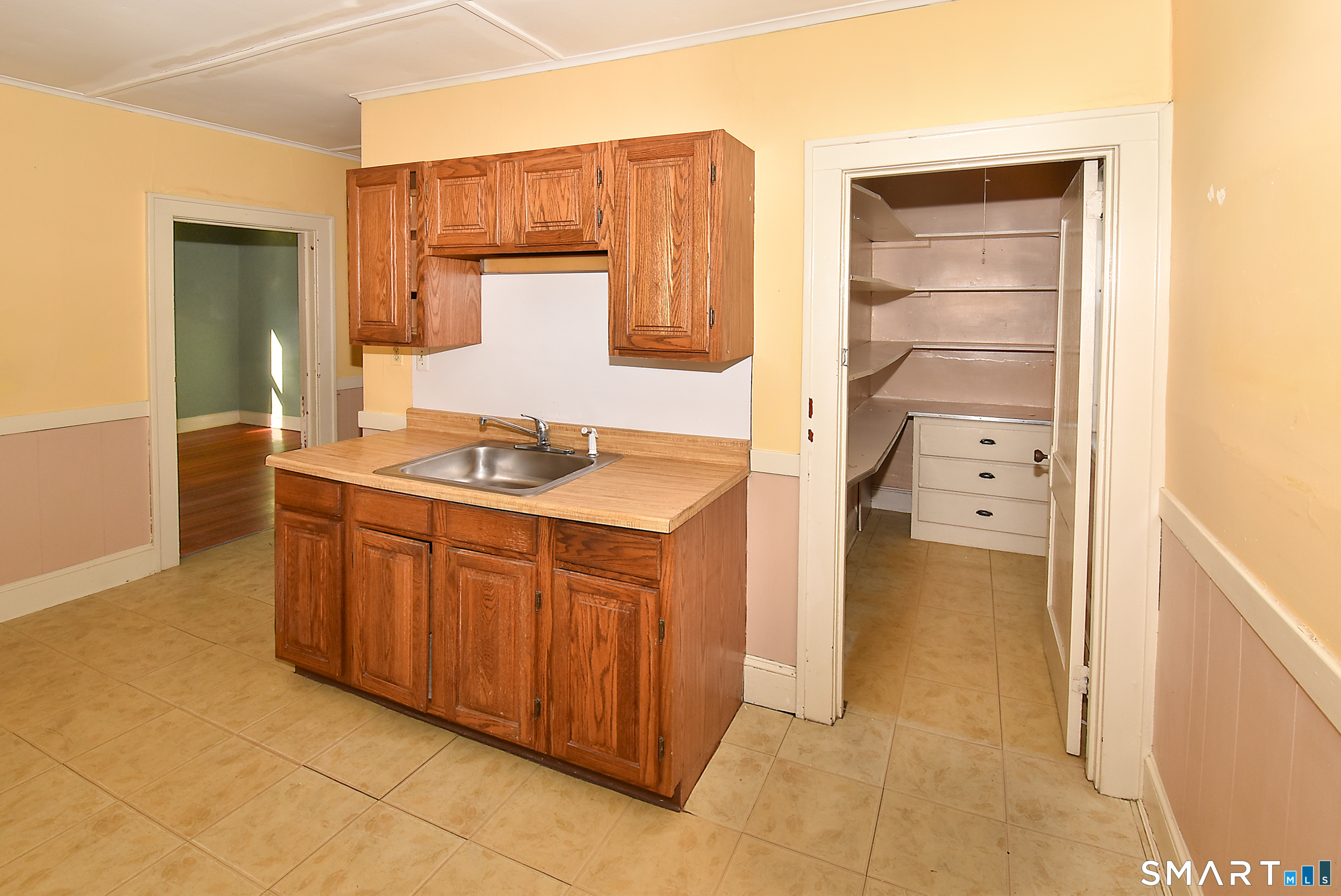 11 Anderson Street Manchester, CT 06040 - Photo 10 of 21