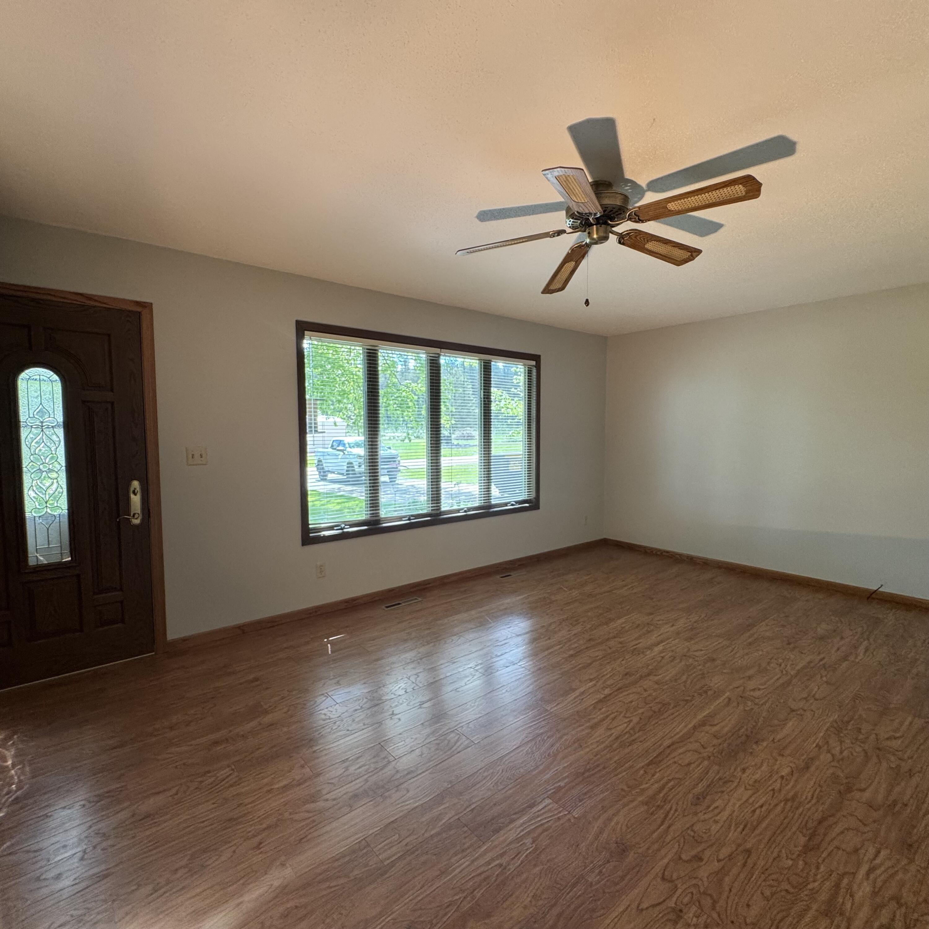 17645 Igloo Road Sparta, WI 54656 - Photo 11 of 20 Living Room