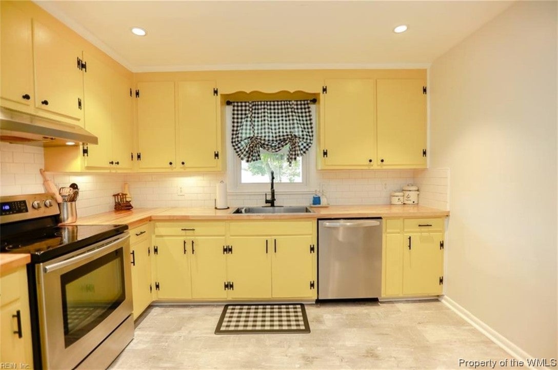 367 Nassau Place Hampton, VA 23666 - Photo 1 of 1 Gallery Image 1