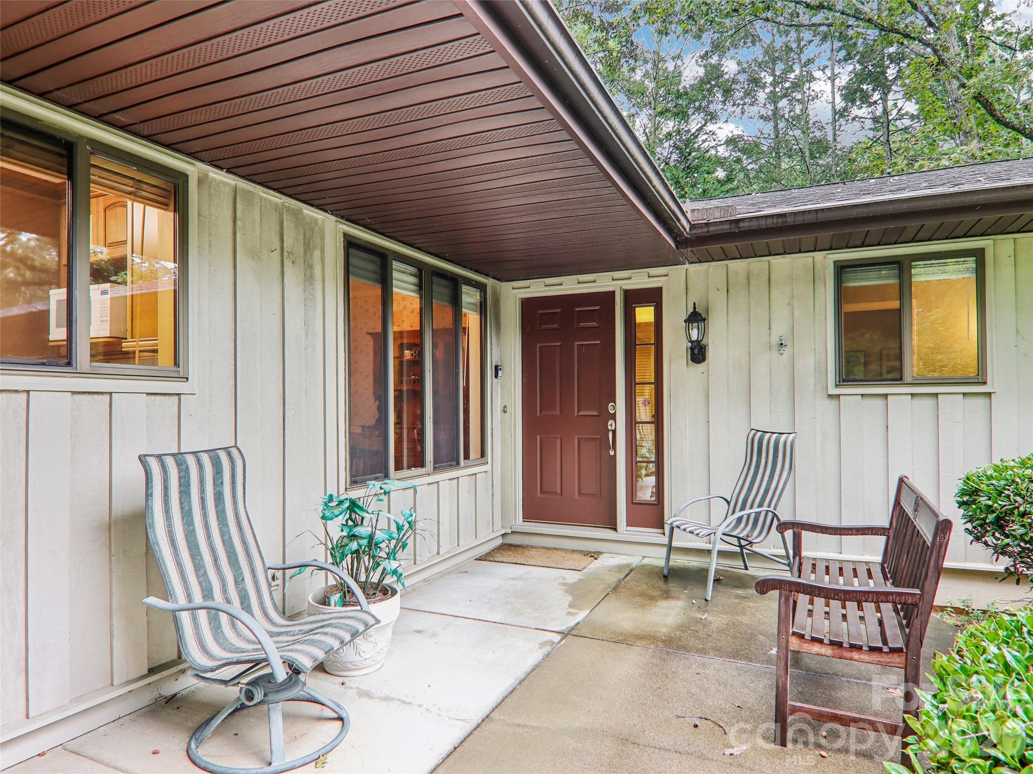 126 Brandon Road Hendersonville, NC 28739 - Photo 4 of 41 Gallery Image 4