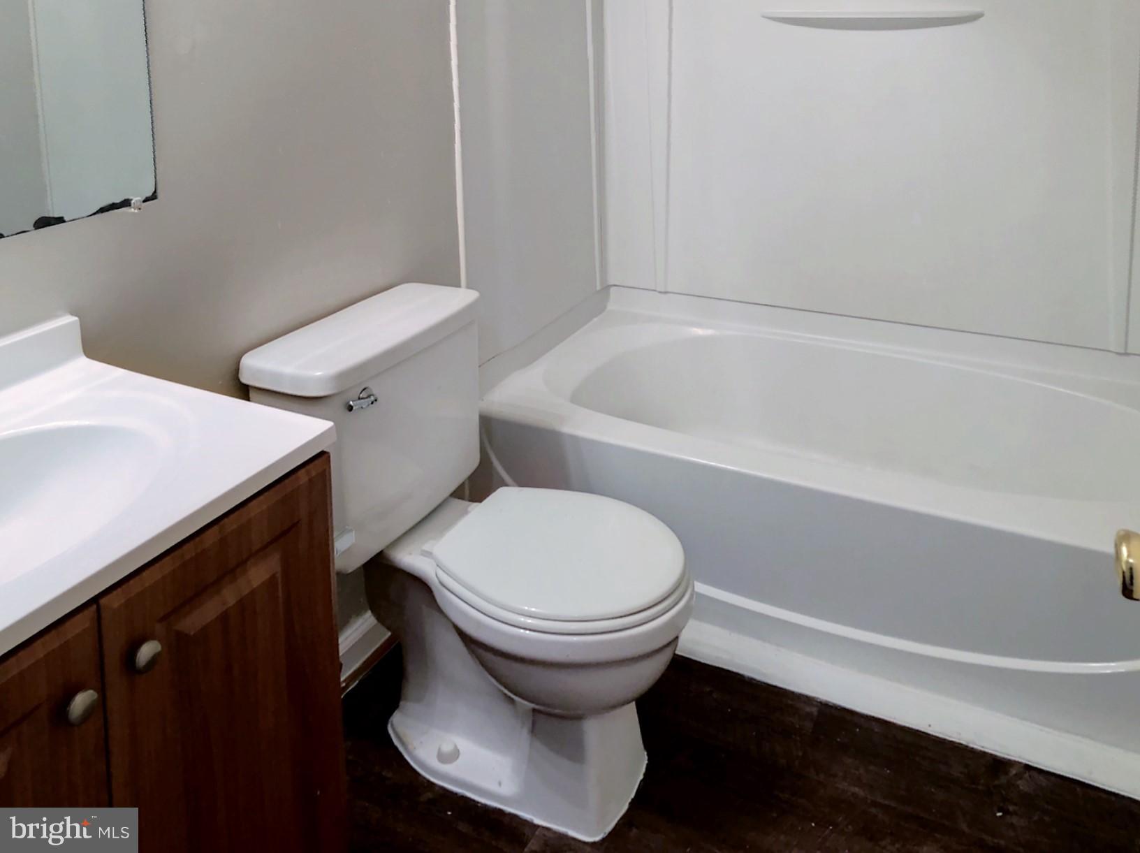 2562 Fox Ridge Court, Unit 38 Woodbridge, VA 22192 - Photo 11 of 12 Bath