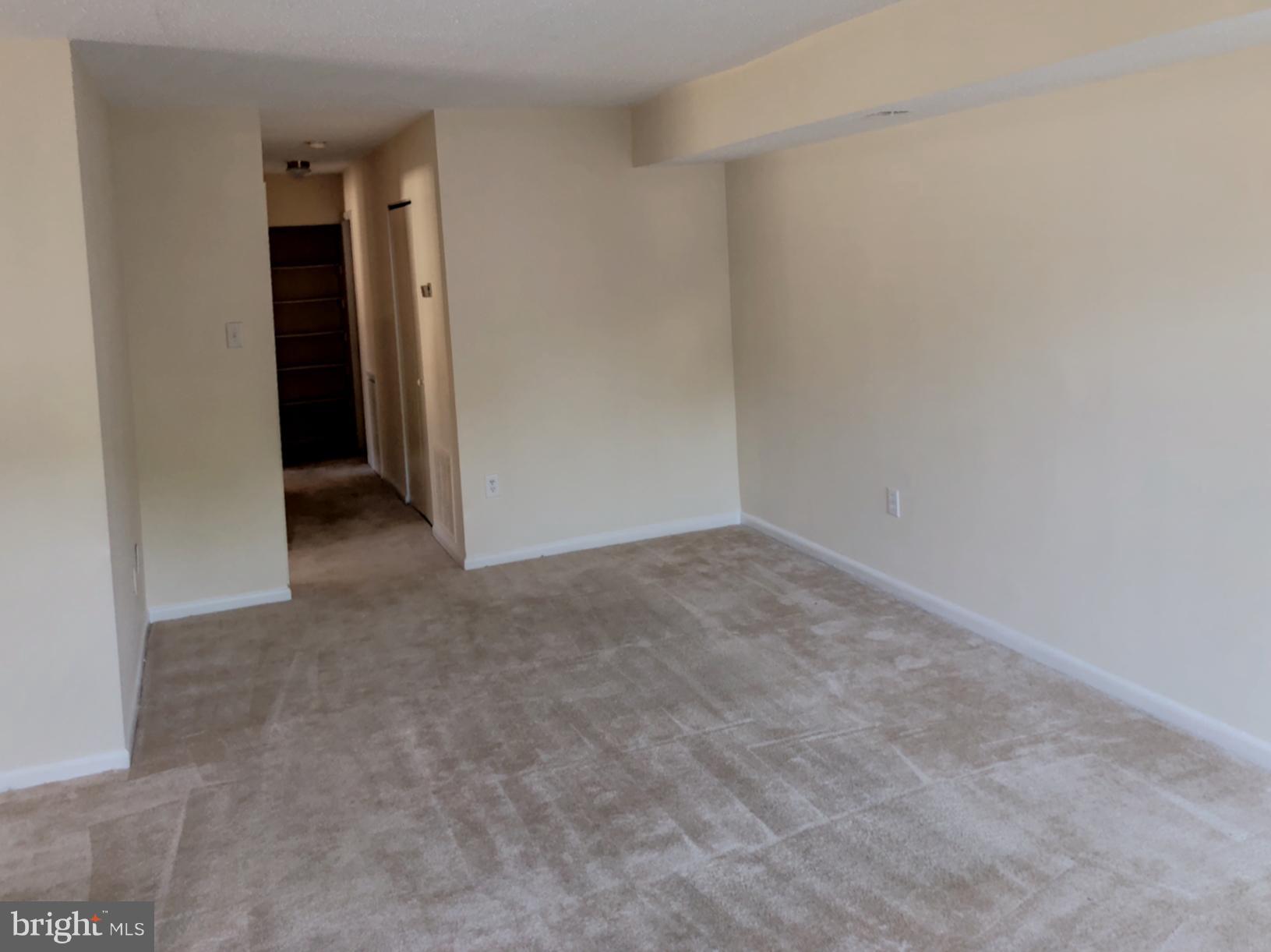 2562 Fox Ridge Court, Unit 38 Woodbridge, VA 22192 - Photo 3 of 12 Interior (General)