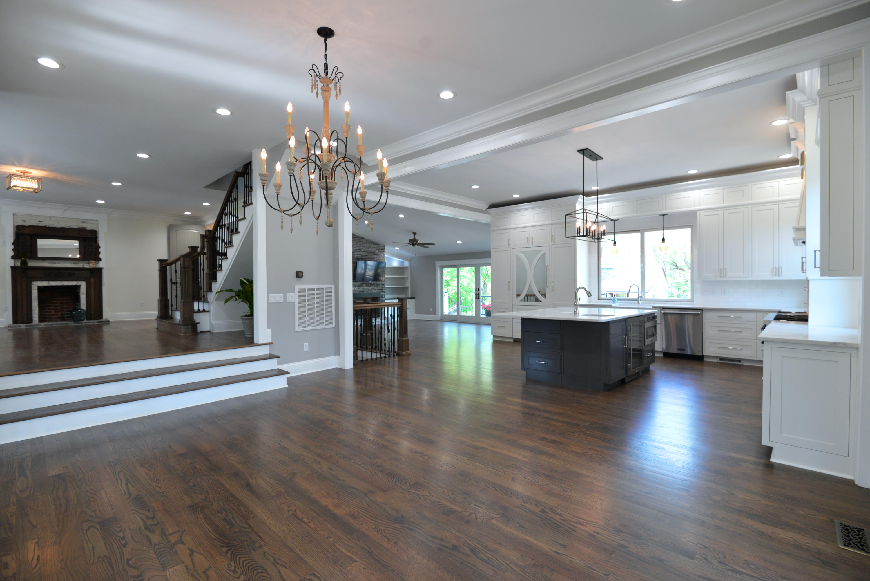 211 West Brow Road Lookout Mountain, TN 37350 - Photo 16 of 74 DIning room towards kitchen and gatherin