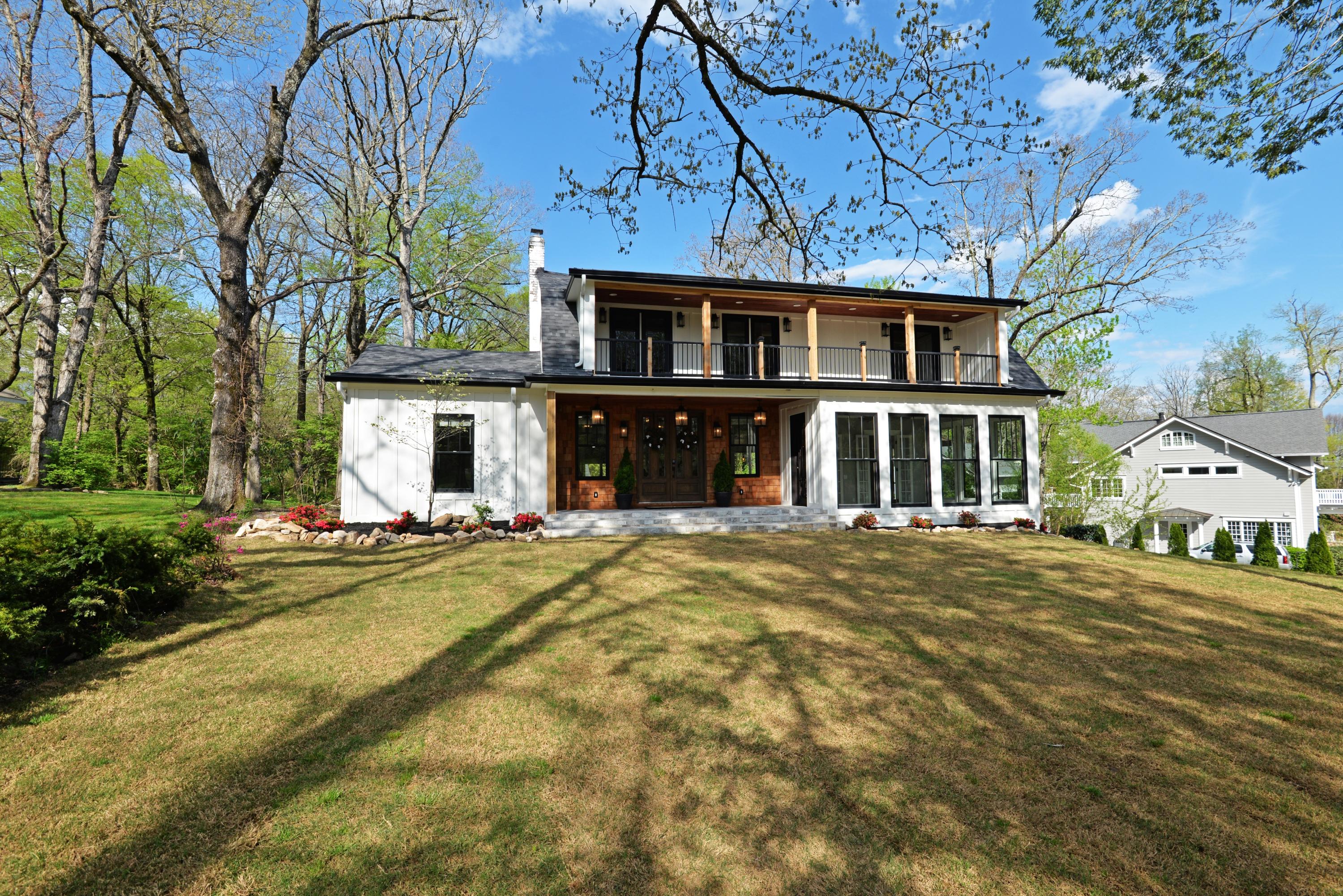 211 West Brow Road Lookout Mountain, TN 37350 - Photo 3 of 74 Front med distance (med)