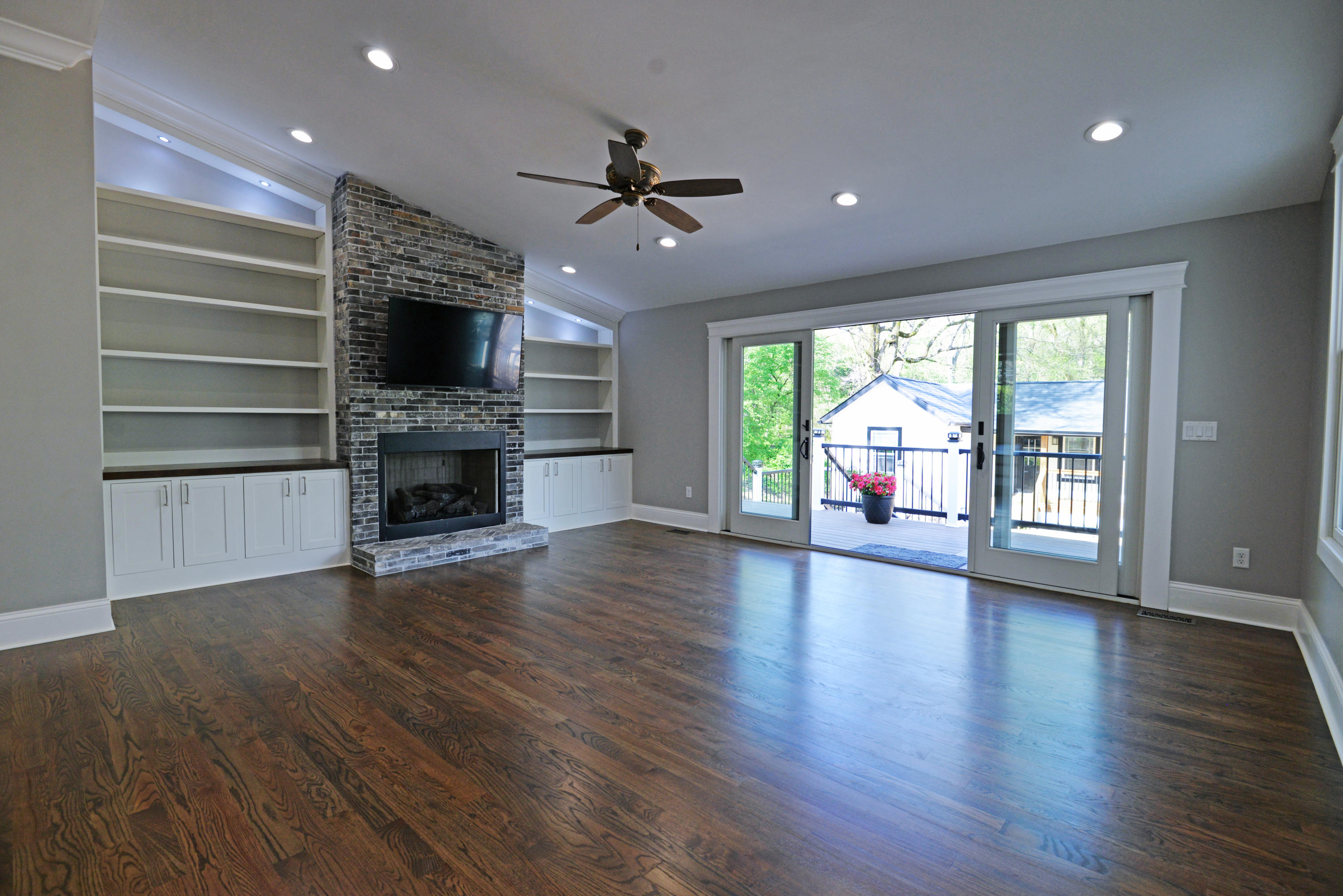 211 West Brow Road Lookout Mountain, TN 37350 - Photo 22 of 74 Gathering room