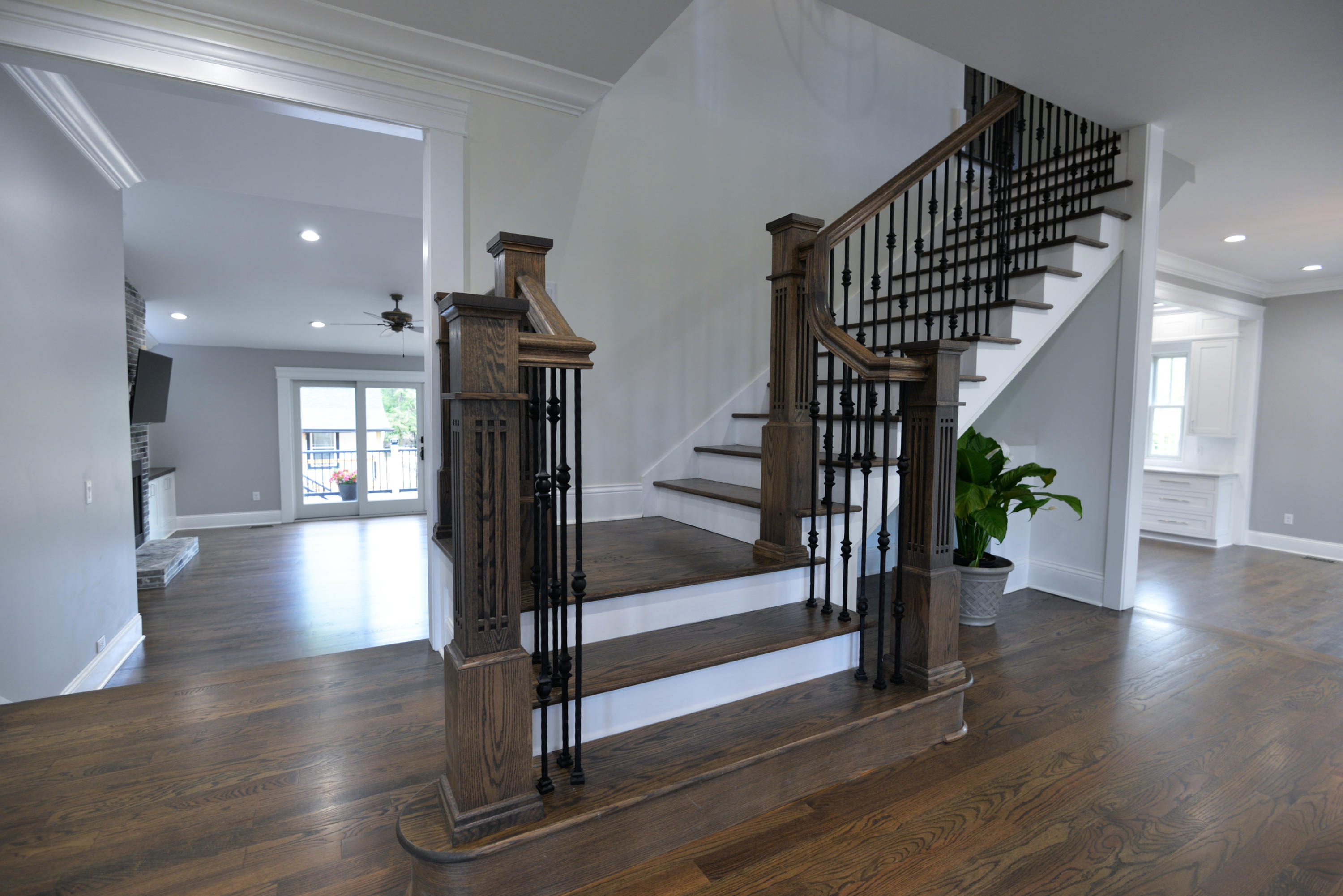 211 West Brow Road Lookout Mountain, TN 37350 - Photo 32 of 74 Staircase landing