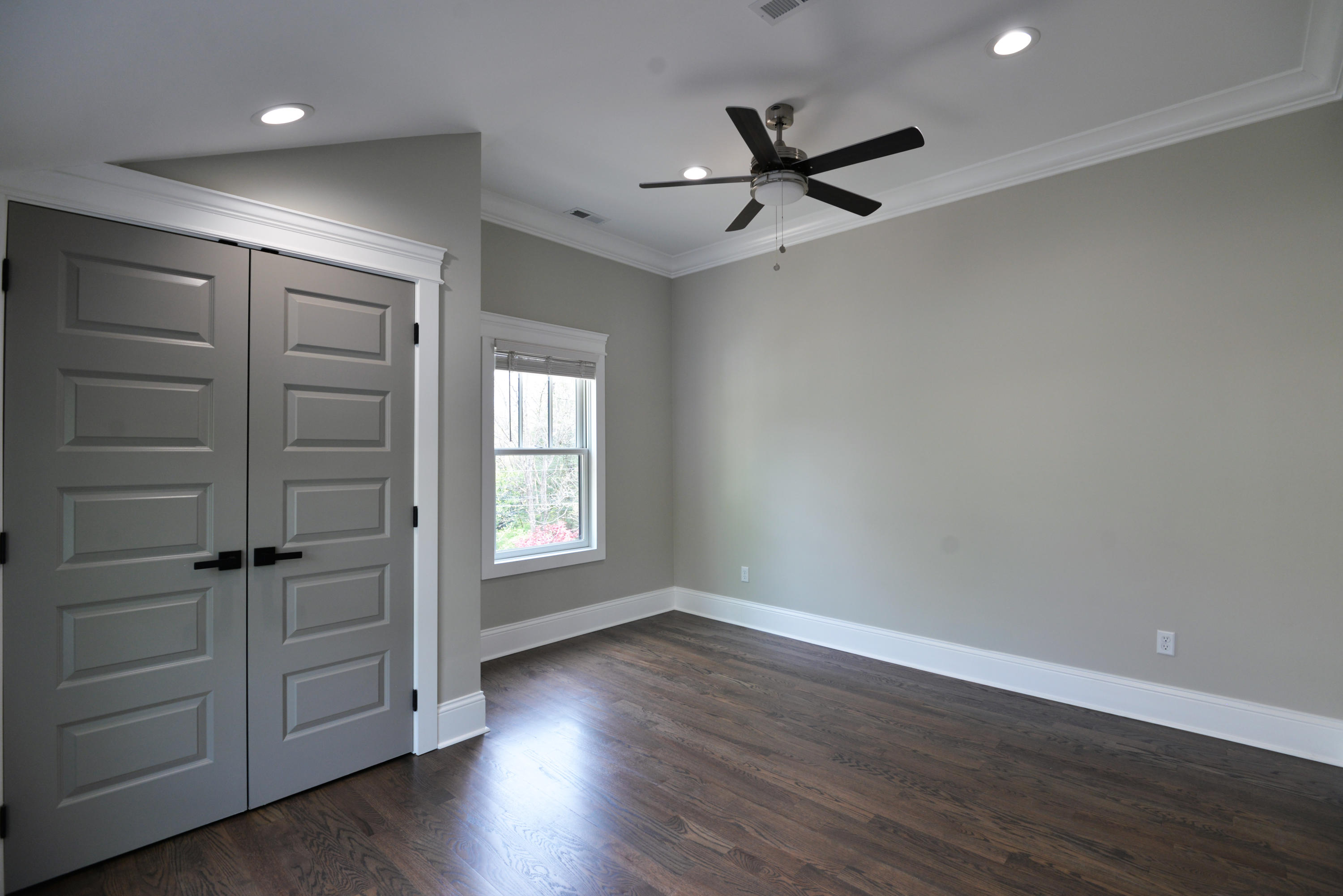 211 West Brow Road Lookout Mountain, TN 37350 - Photo 37 of 74 Bedroom #2 view 2