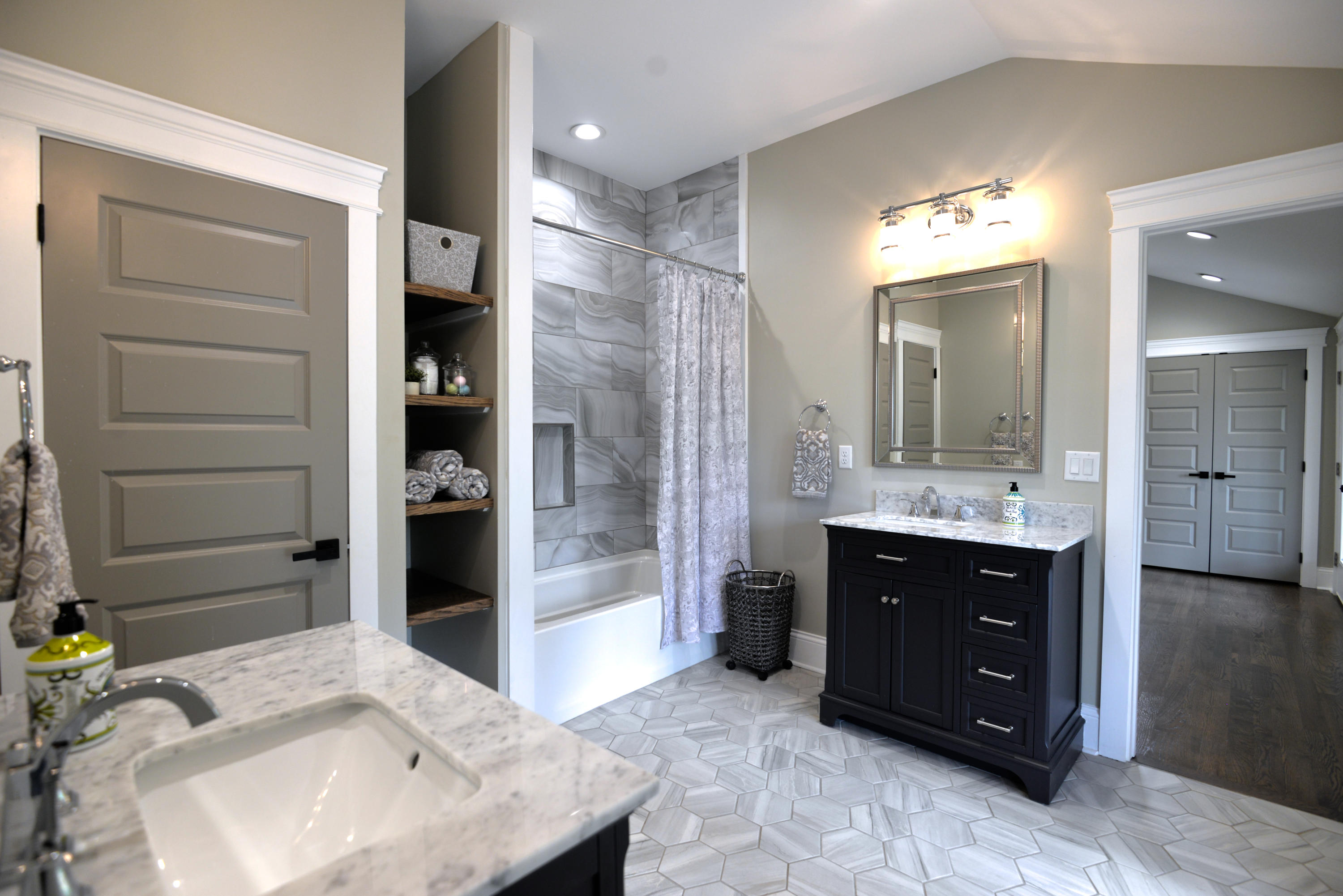 211 West Brow Road Lookout Mountain, TN 37350 - Photo 42 of 74 Shared bath view 2