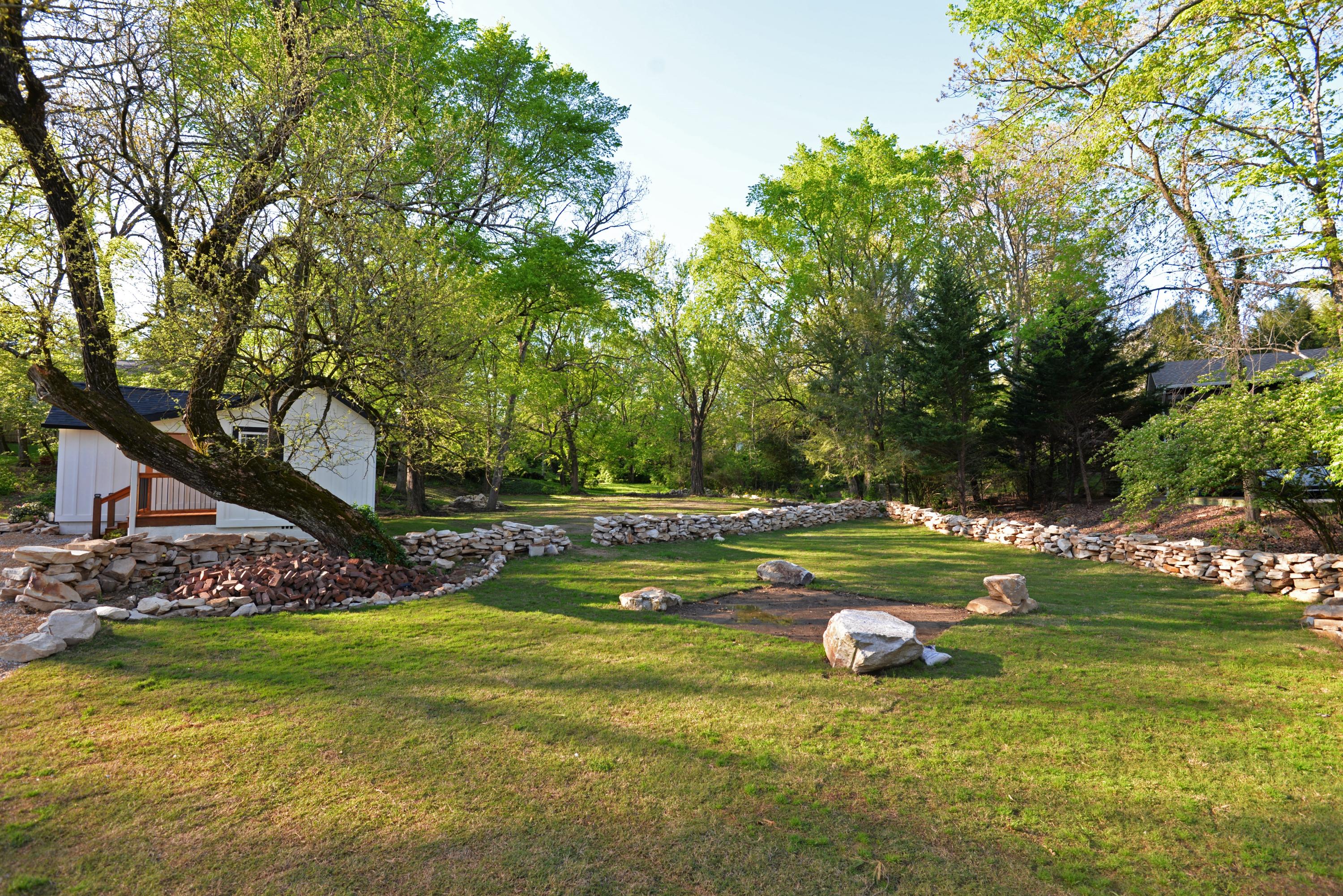 211 West Brow Road Lookout Mountain, TN 37350 - Photo 67 of 74 Back yard (med)